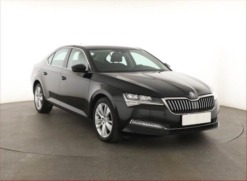 Škoda Superb - hlavní foto