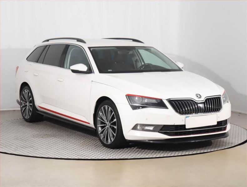 Škoda Superb - hlavní foto