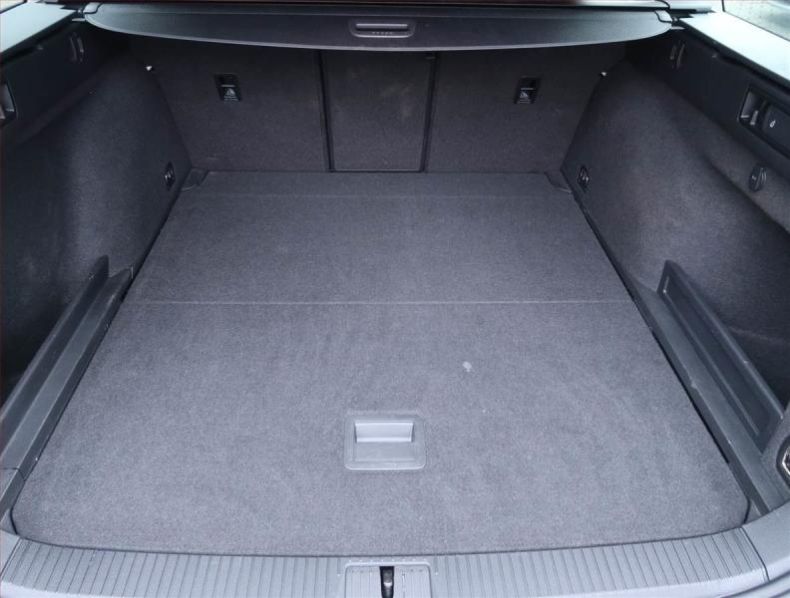 Volkswagen Passat - hlavní fotka