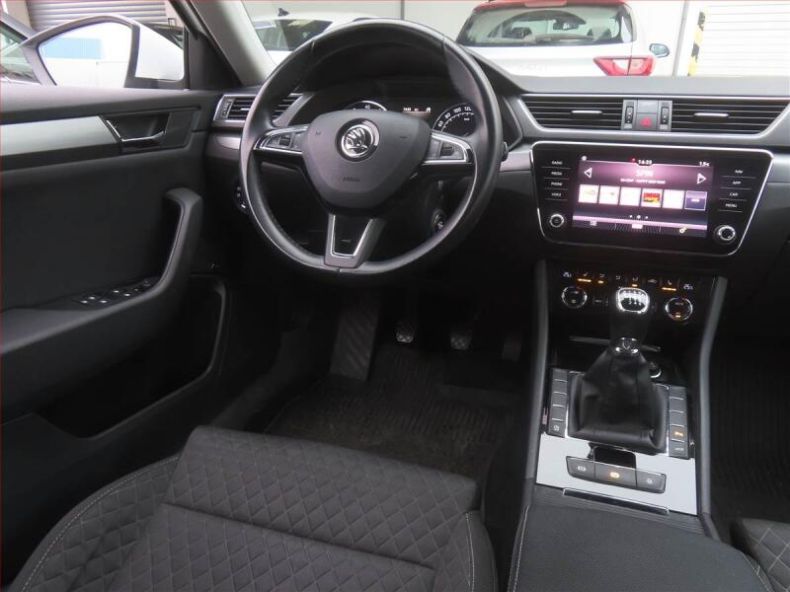 Škoda Superb - hlavní fotka