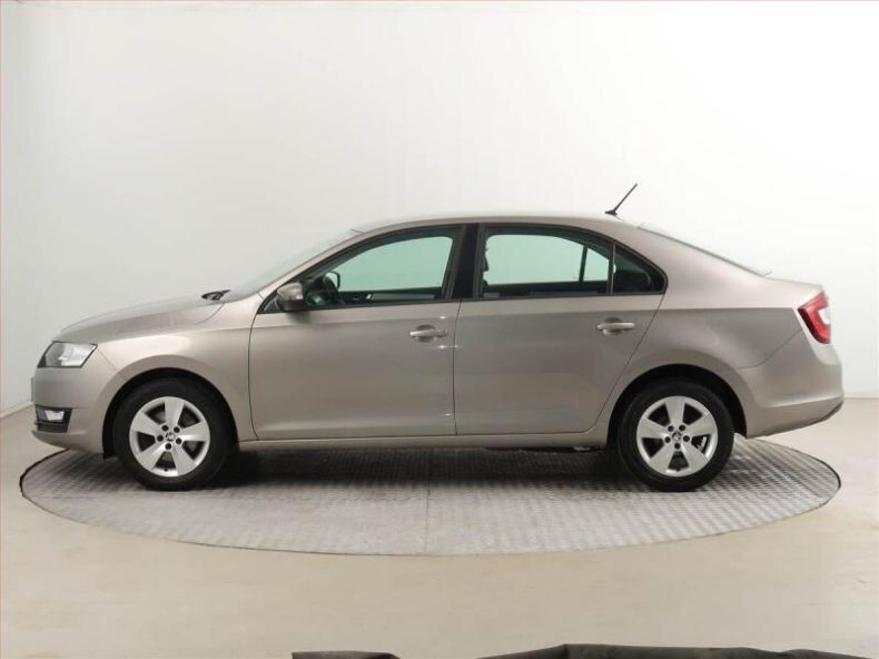 Škoda Rapid - hlavní fotka