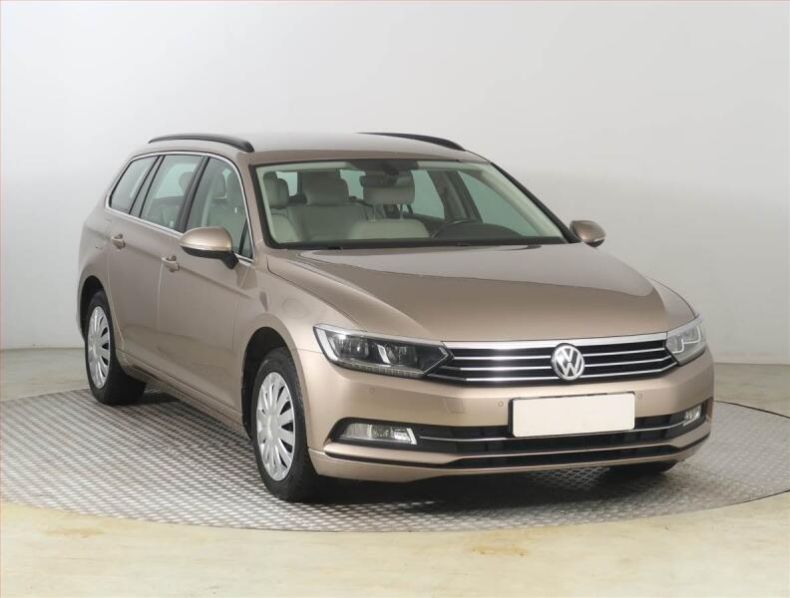Volkswagen Passat - hlavní foto