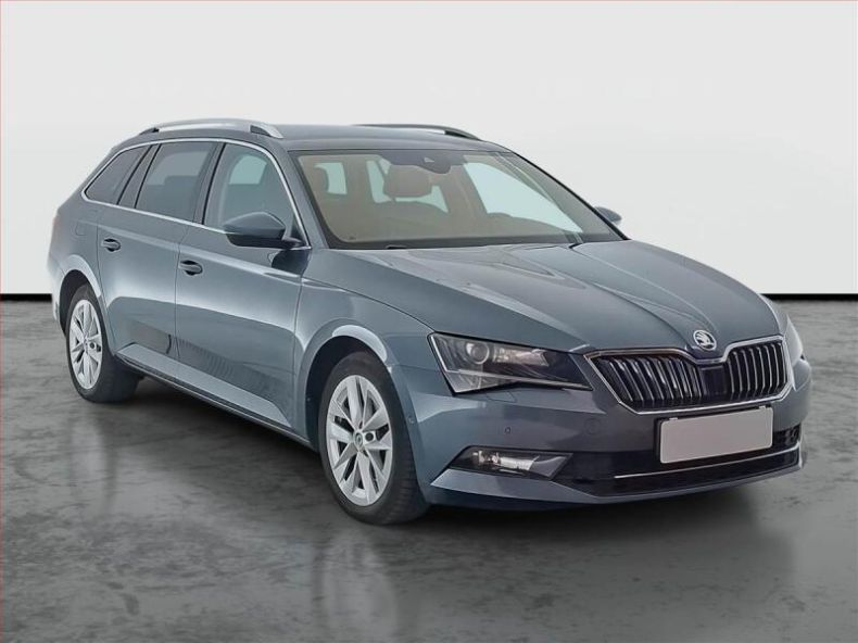 Škoda Superb - hlavní foto