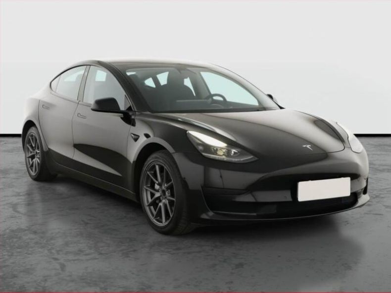 Tesla Model 3 - hlavní foto