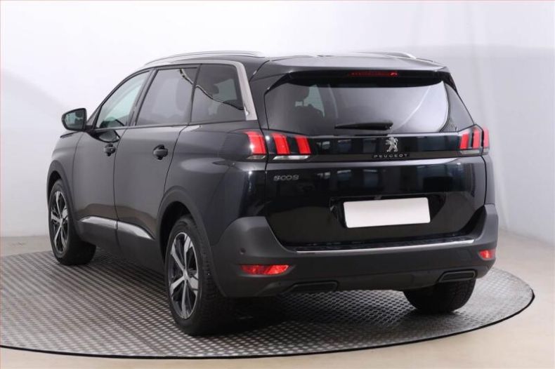 Peugeot 5008 - hlavní fotka