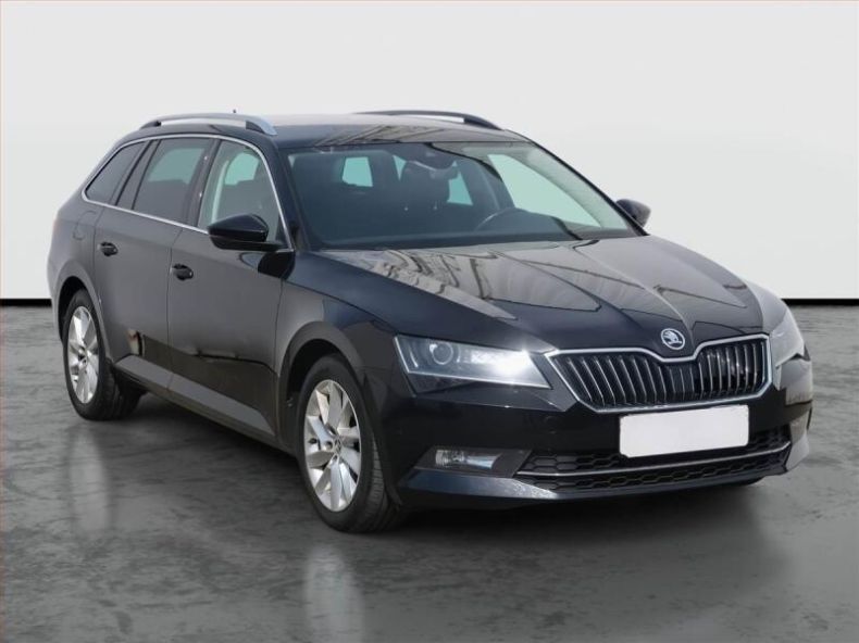 Škoda Superb - hlavní foto