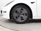 Tesla Model 3 - fotka číslo 14