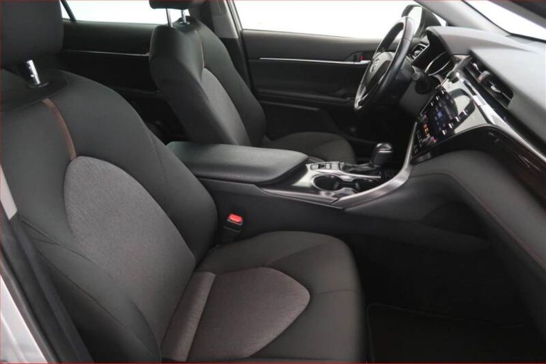 Toyota Camry - hlavní fotka