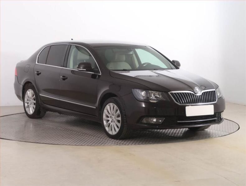 Škoda Superb - hlavní foto