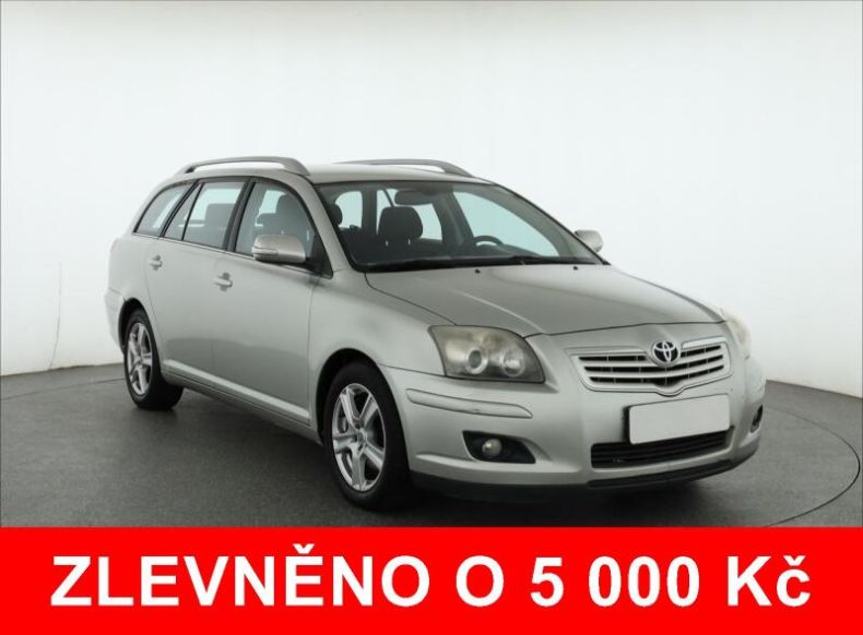 Toyota Avensis - hlavní foto