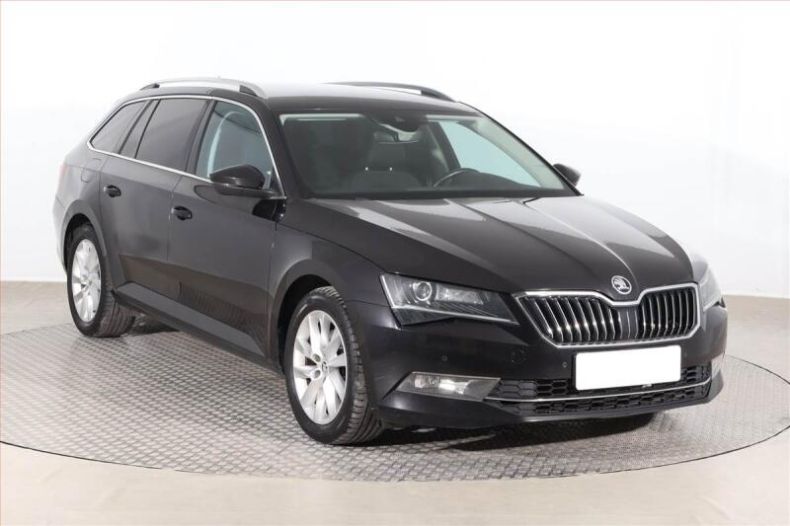 Škoda Superb - hlavní foto