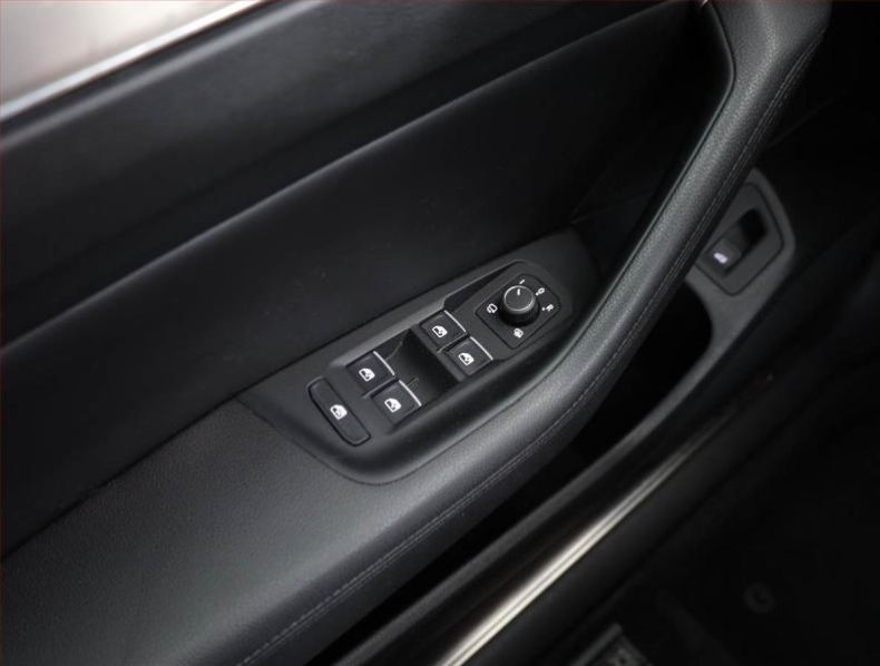 Volkswagen Passat - hlavní fotka