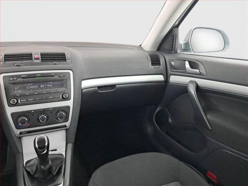 Škoda Octavia - hlavní fotka