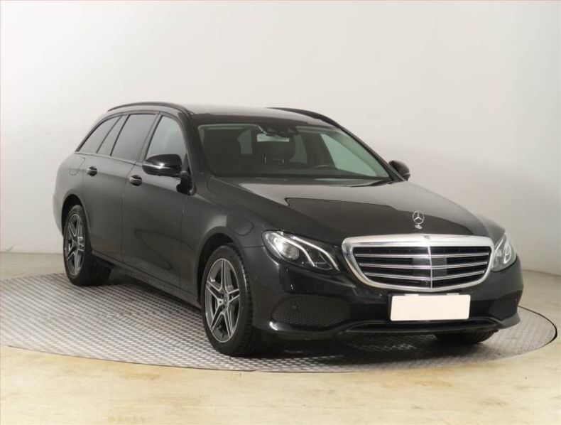 Mercedes Třída E - hlavní foto