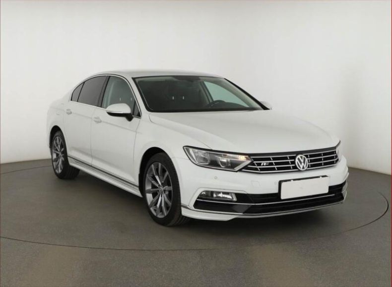 Volkswagen Passat - hlavní foto