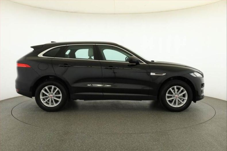 Jaguar F-Pace - hlavní fotka