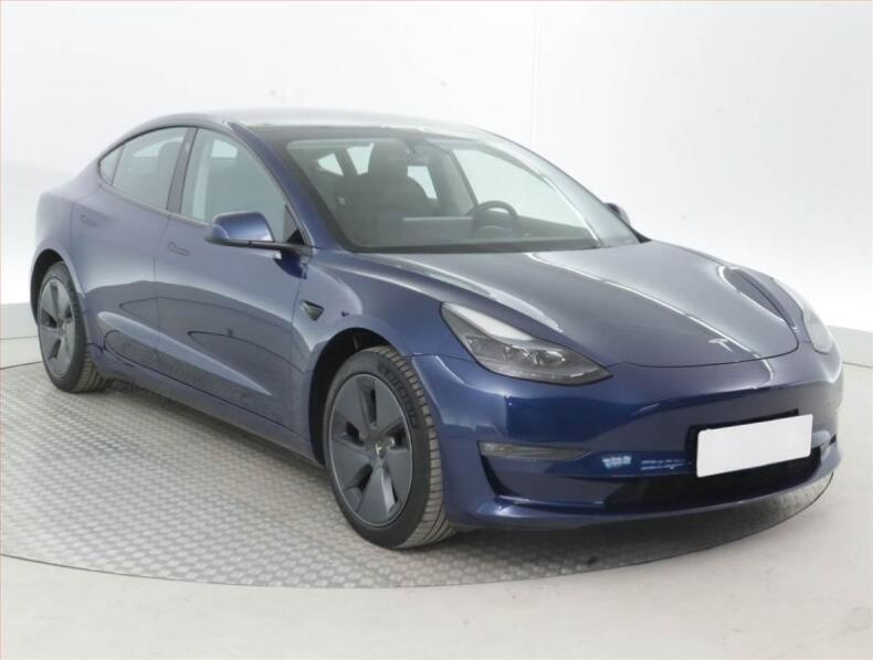Tesla Model 3 - hlavní fotka inzerátu
