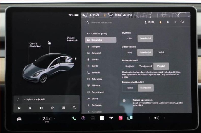 Tesla Model 3 - hlavní fotka