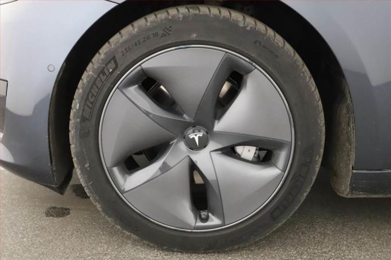 Tesla Model 3 - hlavní fotka