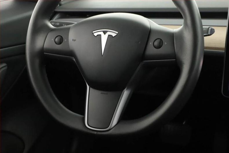 Tesla Model 3 - hlavní fotka