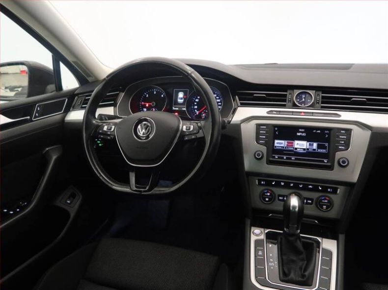 Volkswagen Passat - hlavní fotka inzerátu