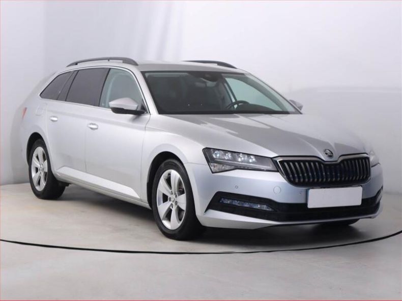 Škoda Superb - hlavní foto