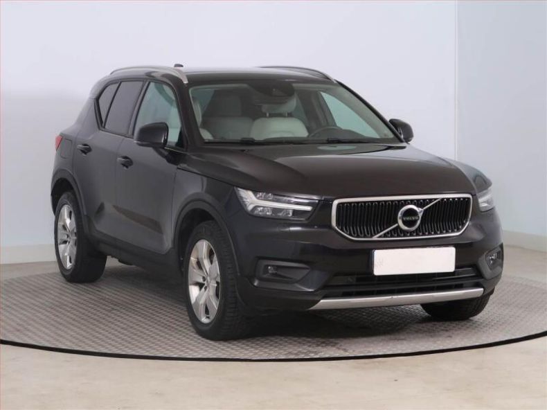 Volvo XC40 - hlavní foto