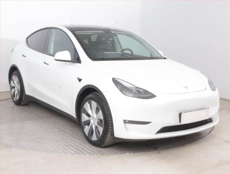 Tesla Model Y - hlavní fotka inzerátu