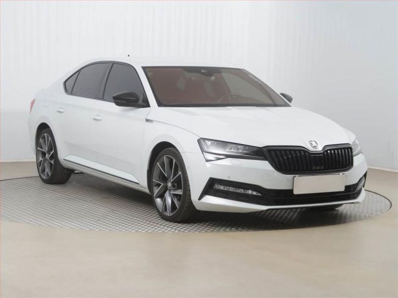 Škoda Superb - hlavní foto