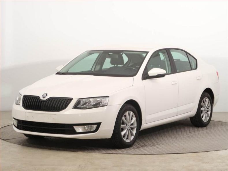 Škoda Octavia - hlavní fotka