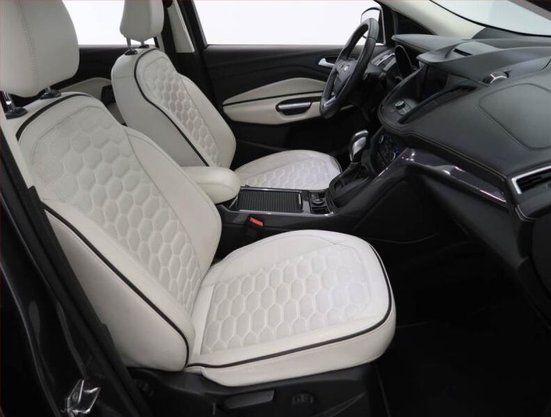 Ford Kuga - hlavní fotka