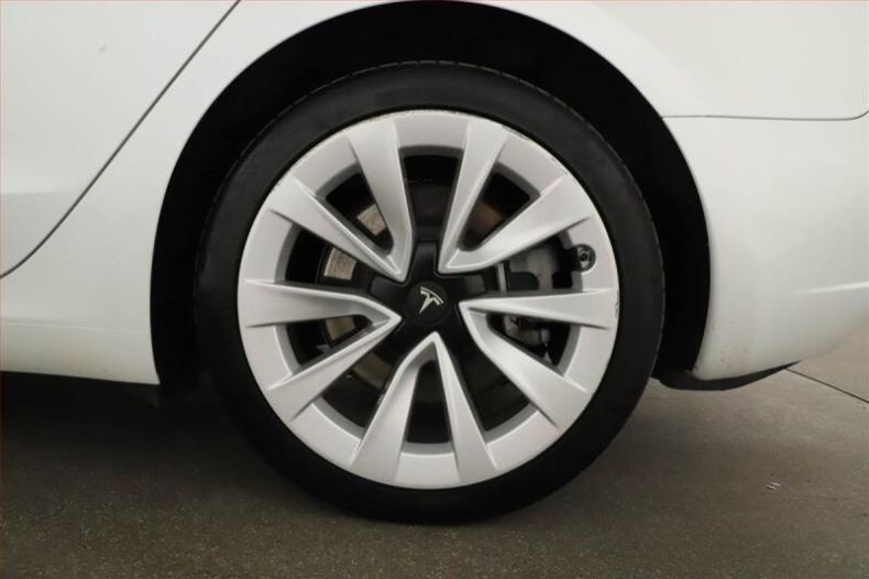 Tesla Model 3 - hlavní fotka