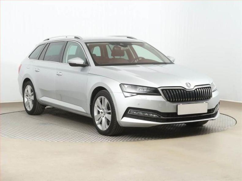 Škoda Superb - hlavní foto