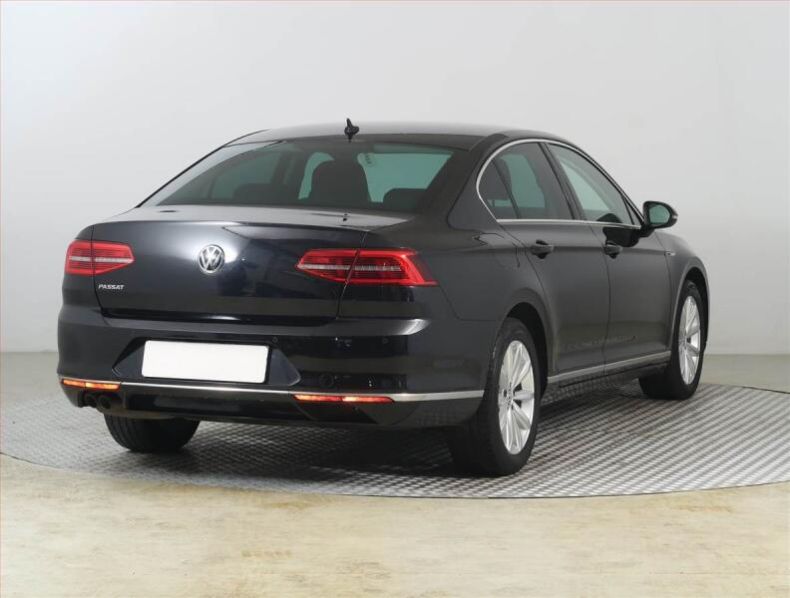 Volkswagen Passat - hlavní fotka