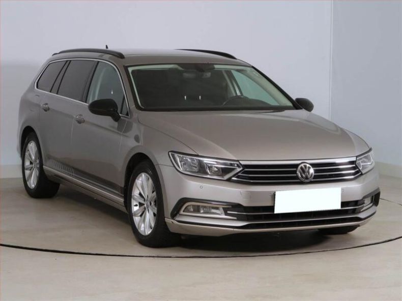 Volkswagen Passat - hlavní fotka inzerátu