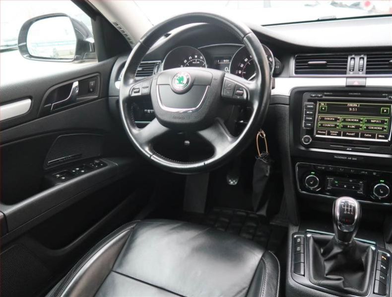 Škoda Superb - hlavní foto