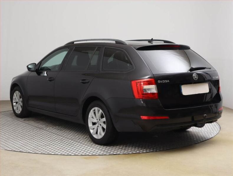 Škoda Octavia - hlavní fotka