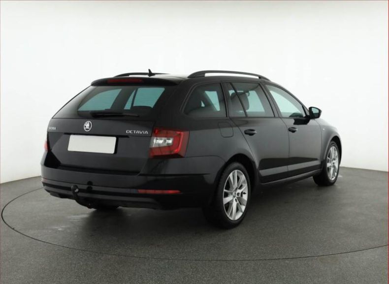 Škoda Octavia - hlavní fotka
