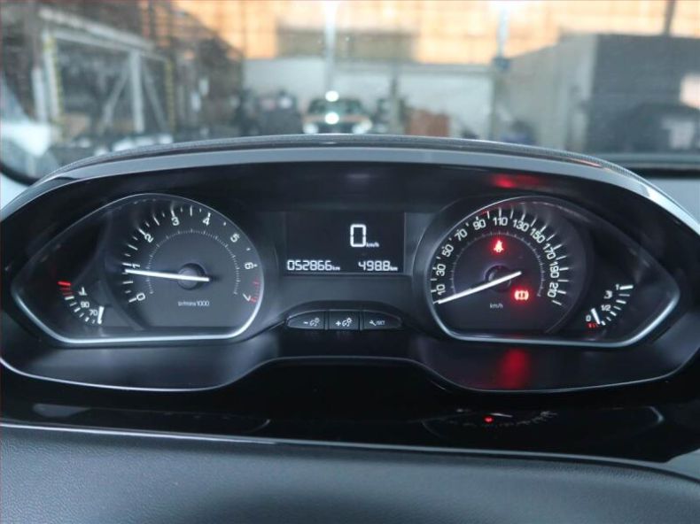 Peugeot 208 - hlavní fotka