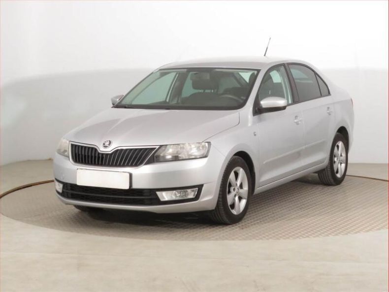Škoda Rapid - hlavní fotka
