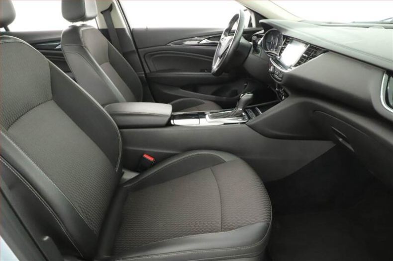 Opel Insignia - hlavní fotka