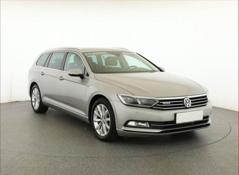 Volkswagen Passat - hlavní fotka inzerátu