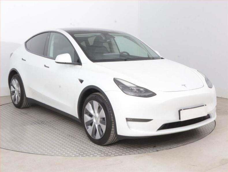 Tesla Model Y - hlavní foto