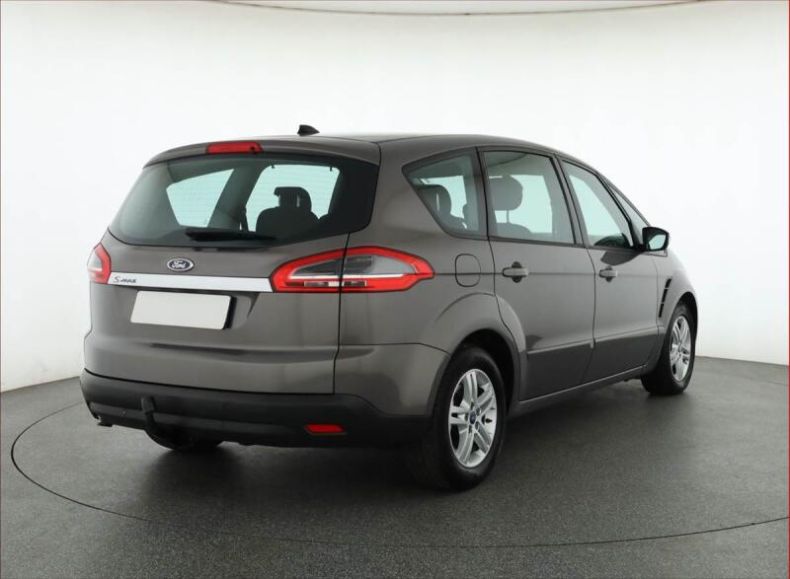 Ford S-MAX - hlavní fotka