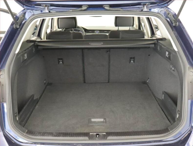 Volkswagen Passat - hlavní fotka