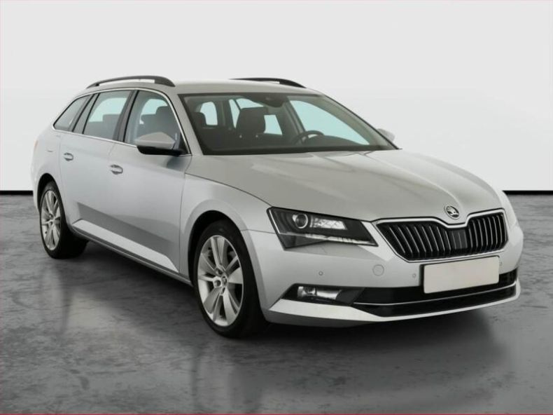Škoda Superb - hlavní foto