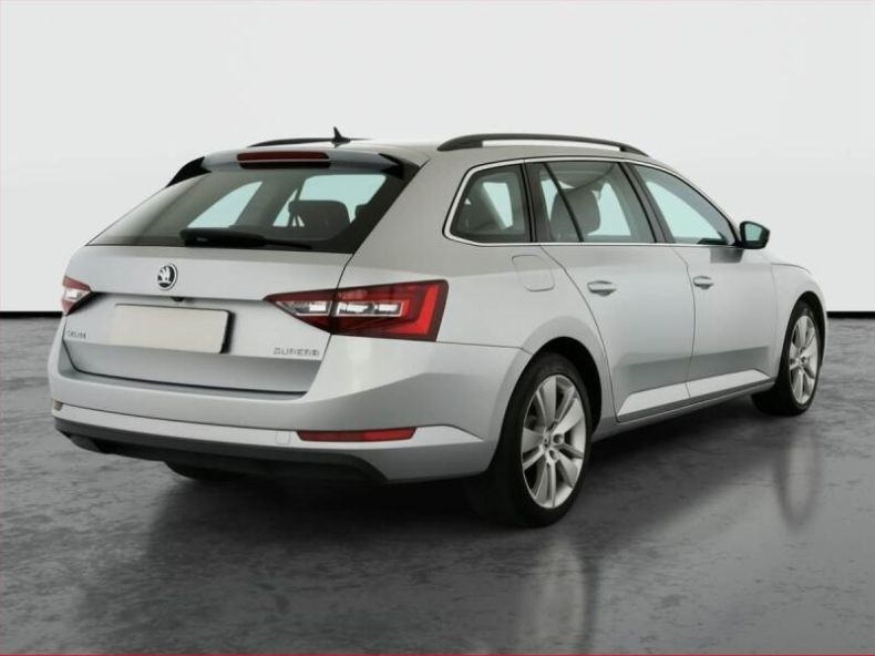 Škoda Superb - hlavní fotka