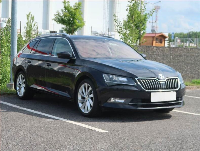 Škoda Superb - hlavní foto