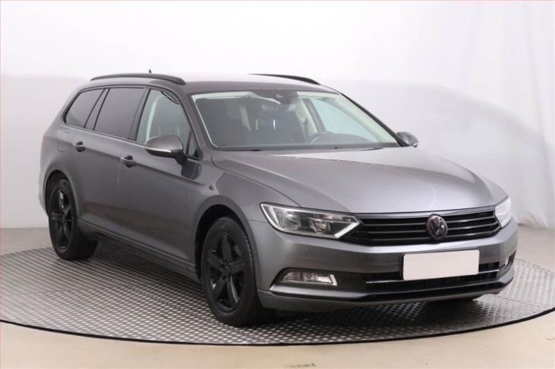 Volkswagen Passat - hlavní fotka inzerátu