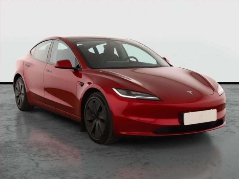 Tesla Model 3 - hlavní foto